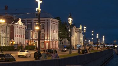 Фото - Университетская набережная в Петербурге получила чистое от сетей наружного освещения небо