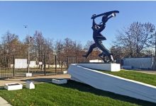 Фото - Памятник Мальчишу-Кибальчишу на Воробьевых горах в Москве отреставрировали